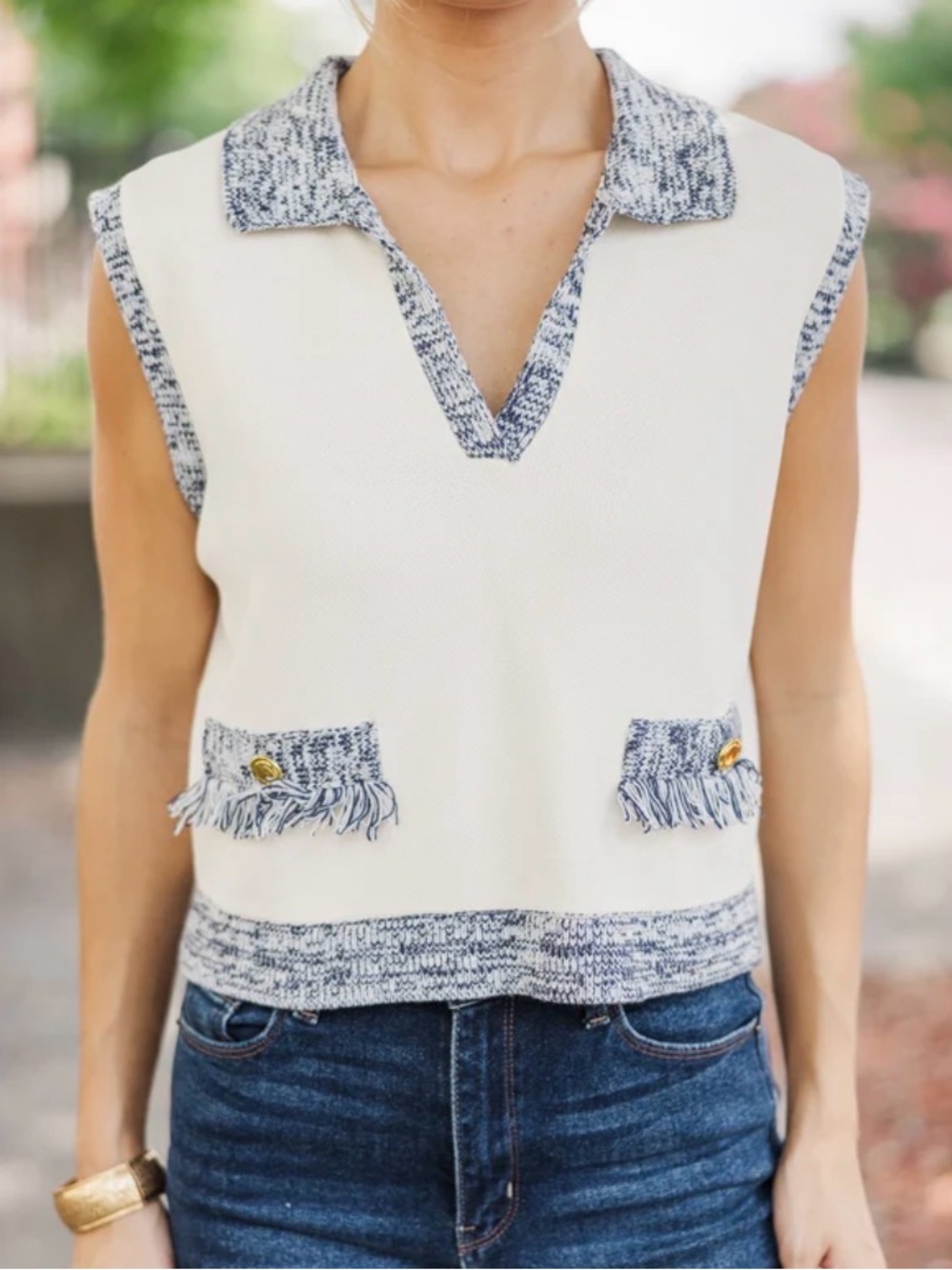 ENTRO Cream Knit Sleeveless Top with Navy Tweed Trim size large
